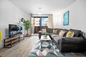Large City Centre Apartment - Balcony - Free Wifi & Netflix 85S